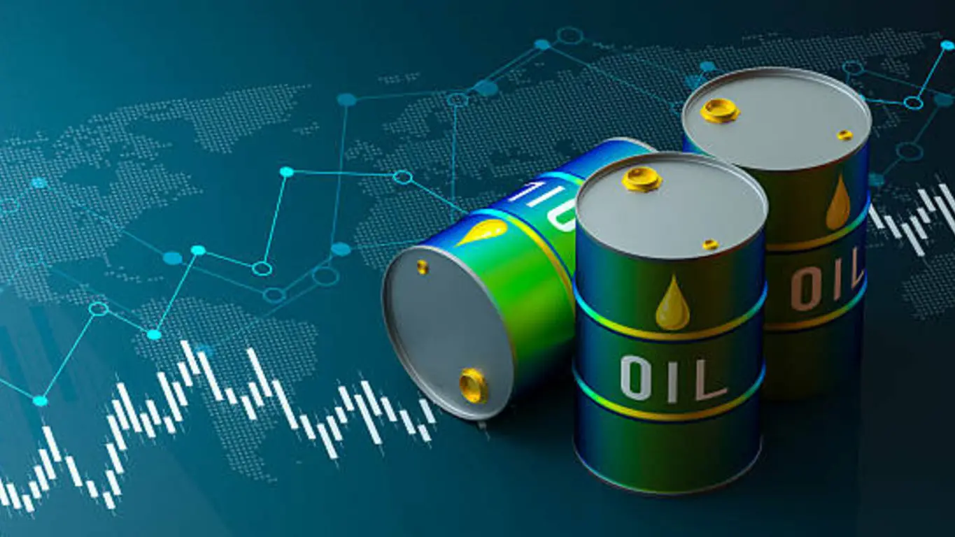 India Eyes China-Style Crude Inventory Policies As Mercedes-Benz Growth Accelerates